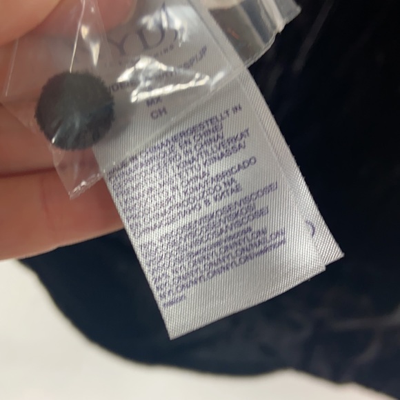 New NWT NYDJ Textured Velvet Short Sleeve Top Small - Picture 11 of 11